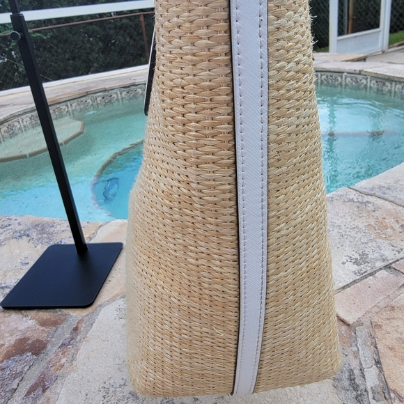 Kate Spade Picnic In The Park Strawberry Tote And Wristlet - Picture 8 of 16